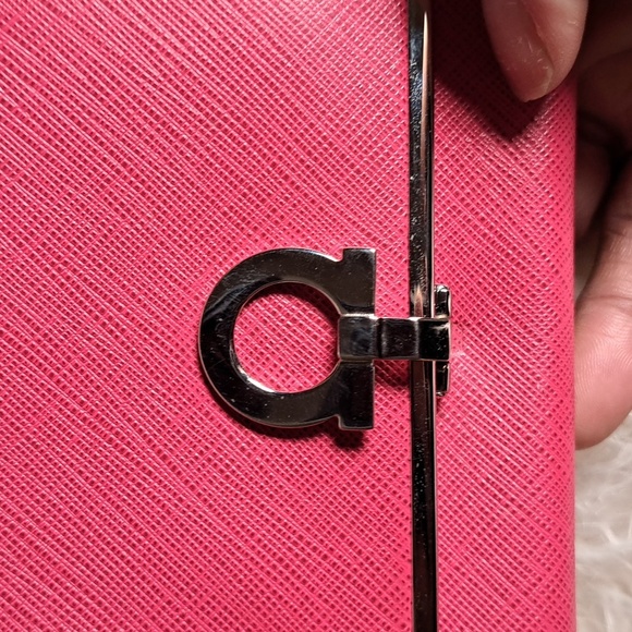 Salvatore Ferragamo Gancini Leather Trifold Wallet - Picture 6 of 12